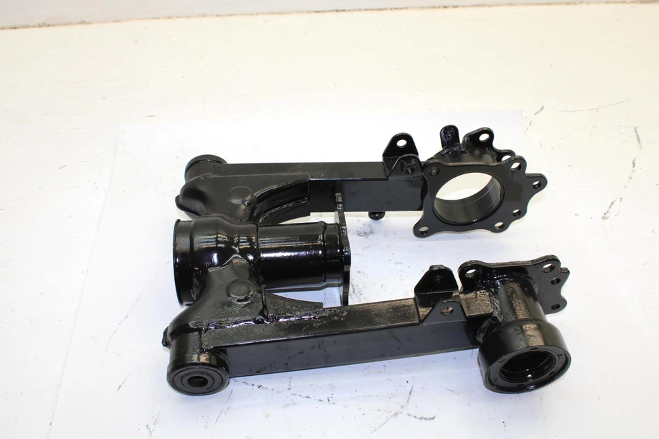 Braço oscilante 1988 Yamaha Moto 4 fabricante de equipamento original 2HT-22110-00-33 AY31 - Imagem 2 de 4