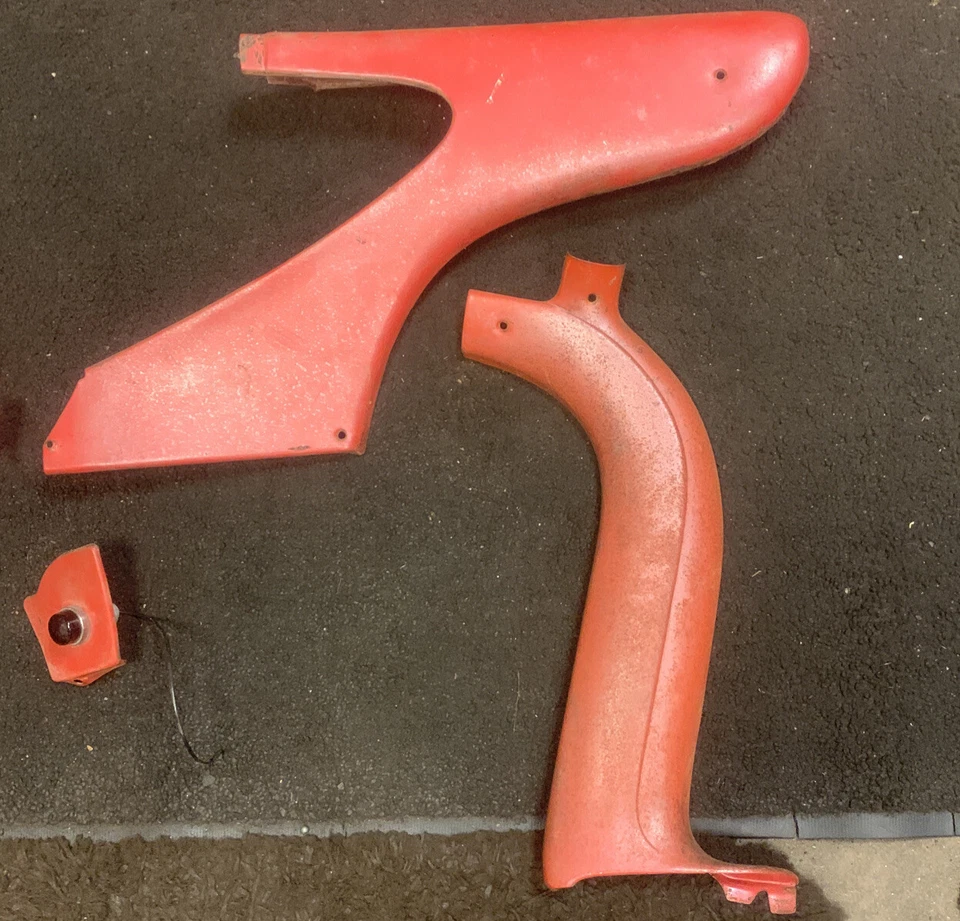 Buick LeSabre 1959 y 1960 4 puertas HDTP interior moldura de parabrisas con luz de freno E Foto 3 de 4