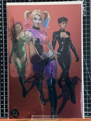 Foil-GOTHAM CITY SIRENS UNFIT FOR ORBIT #1 IVAN TALAVERA 616 COMICS VIRGIN 