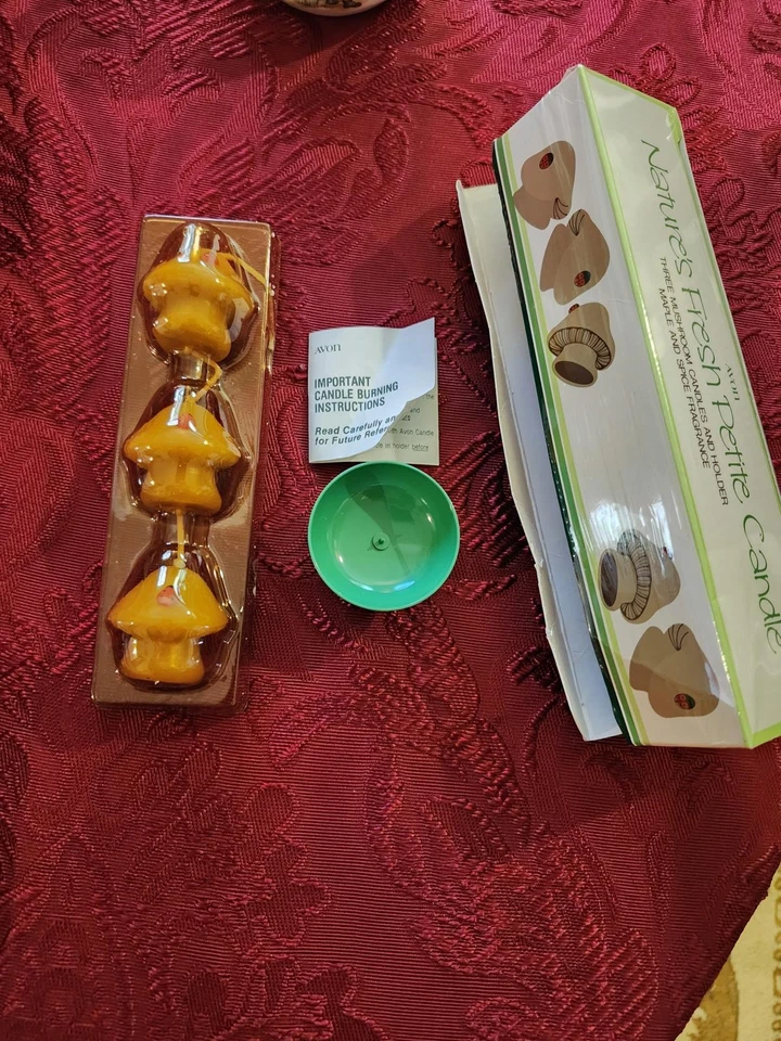 Juego de velas Avon Nature's Fresh Petite - Tres velas de setas con soporte 1983 Foto 4 de 4