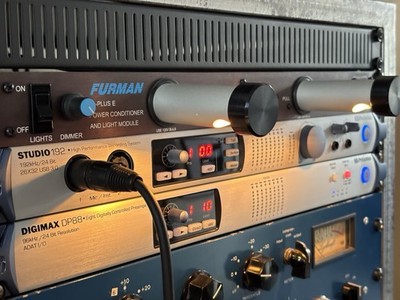 Furman Power Conditioner PL-PLUS E + Racklampe 19  (2 verfügbar)