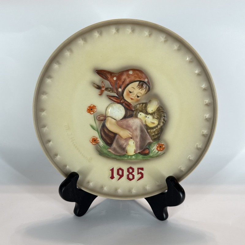 Hummel 1985 Annual Plate Girl With Chicks No 278 Goebel Germany w/box