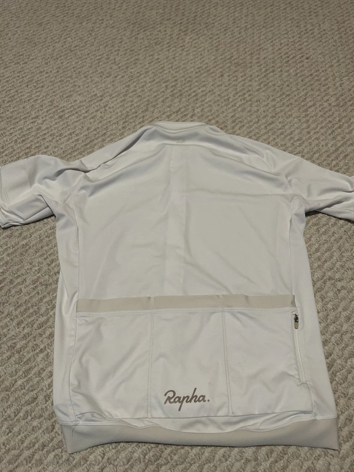 Rapha Men’s Cycling Kit- White Jersey(L), Black Bibs (M), White Capo(M) Socks - Image 4 of 4