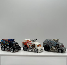 2004 Hot Wheels Cool One Delivery Van Loose Lot of 3: 3 Variations, Nice 07