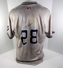 Camiseta deportiva 2017 Syracuse Chiefs Enny Romero #28 usada firmada marrón Dog Night