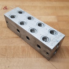 PHD Inc. 1-3122-04 Manifold 7-93 - USED
