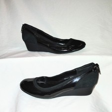 Chaps Women's Patent Leather & Suede Black Wedges Size 7 old money preppy cute