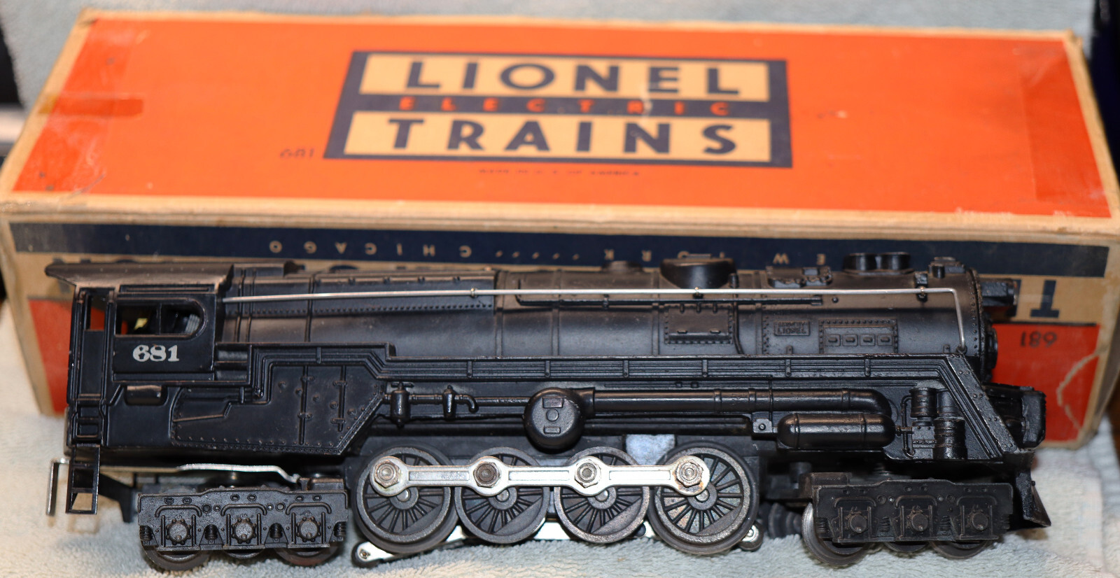 Lionel 681 6-8-6  S2 Steam  Locomotive Original Finish and Original Box