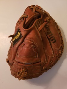 wilson youth catchers mitt