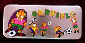 GARFIELD THE CAT 1978 tin box with removable tray 3 1/2" x 8" ~PERFECT!