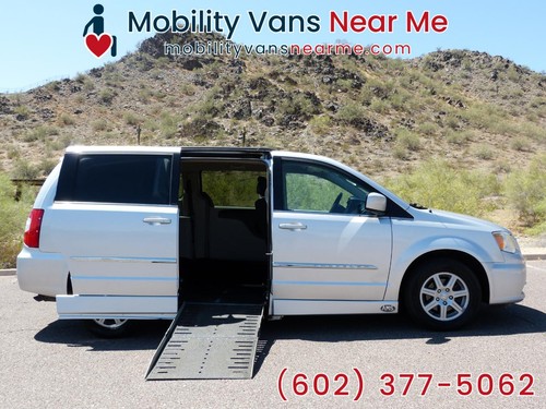 2012 Chrysler Town & Country Wheelchair Handicap
