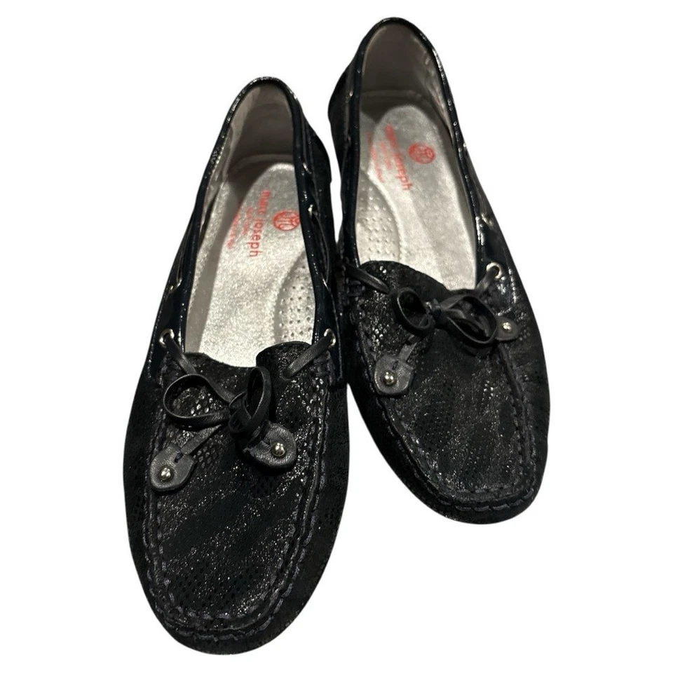 Classic Black Leather Loafers with Moccasin Design - Image 3 of 4