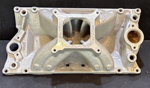 Edelbrock  Vortec Super Victor 2913 Small Block Chevy Intake Manifold SBC 350