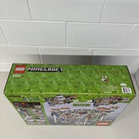 LEGO Minecraft The Mountain Cave 21137 MISB Collectors Condition