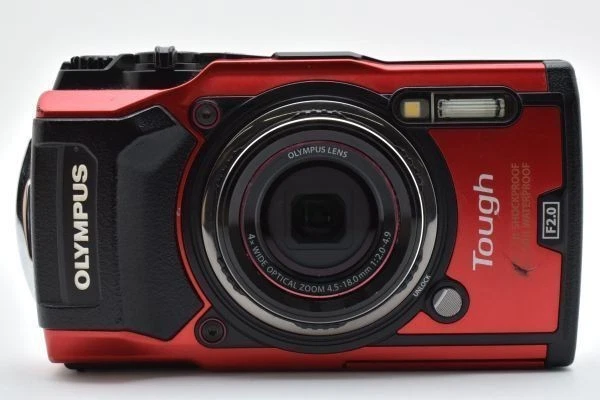 Cámara digital compacta Olympus Tough TG-5 roja F2 ~ F4,9 1/2,33 pulgadas CMOS Foto 2 de 4