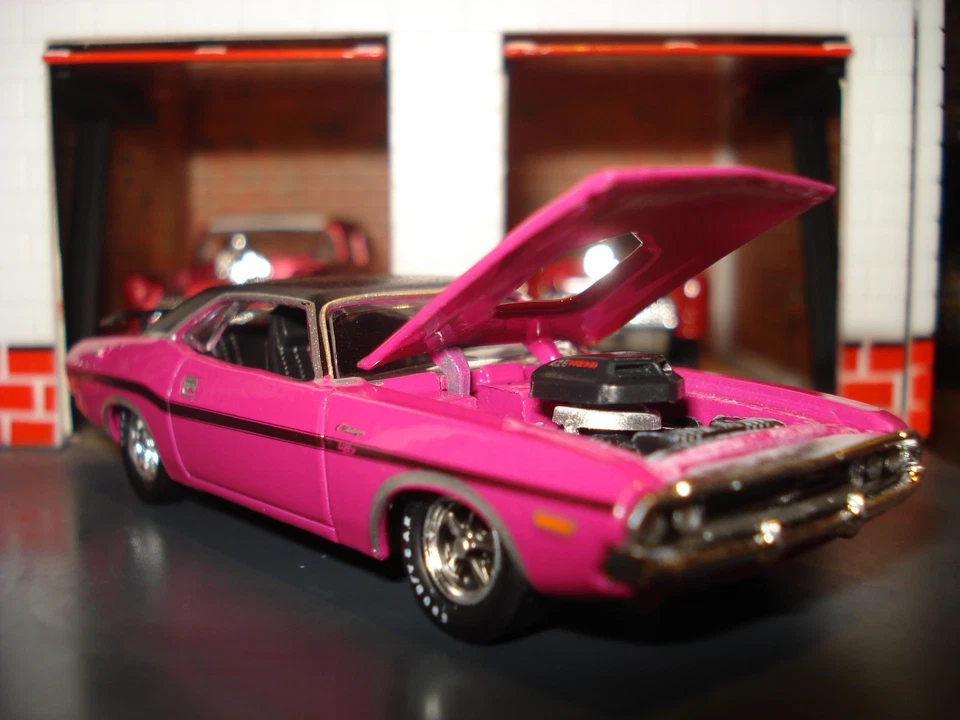 1970 DODGE CHALLENGER R/T 426 LIMITED EDITION 1/64 PANTHER PINK M2 1970'S MUSCLE - Image 2 of 4