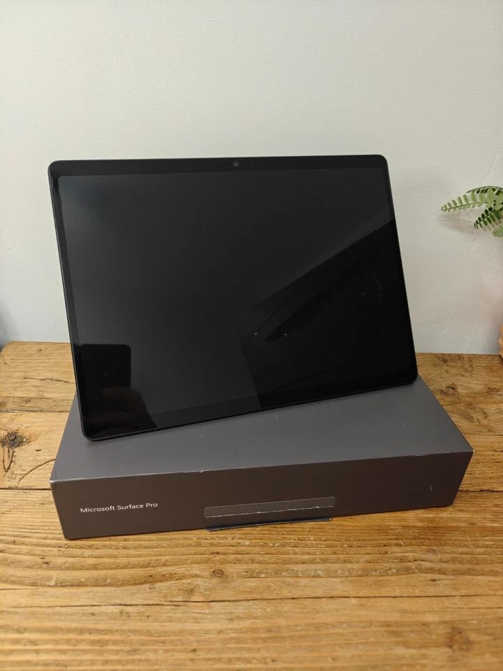 Microsoft Surface Pro (11th Edition) Snapdragon X Plus 16GB RAM 512GB SSD Tablet - Image 3 of 4