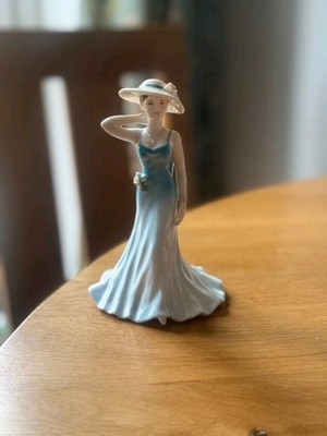 Coalport Debutante Rosalind Figur 1999 Bone China 14 cm x 8,3 cm