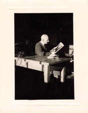 OLD PHOTOGRAPH 1958 "AU STUDIO DE PRADES" A MAN READING THE NEWSPAPER