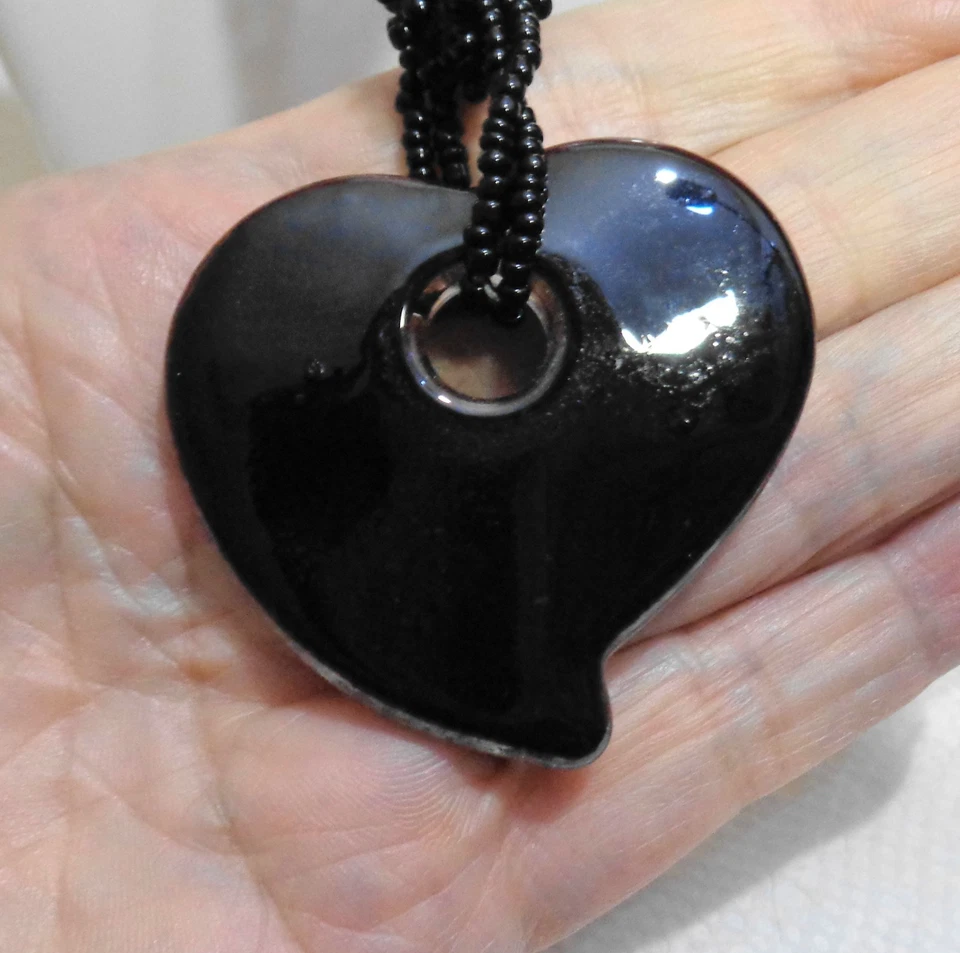 Vintage 15 inch Black & Brown Murano Glass Heart Choker Necklace 3 inch extender - Image 4 of 4