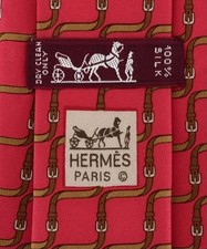 Hermes Tie 7009 TA.    FREE SHIPPING    Silk 100 . Excellent Condition.