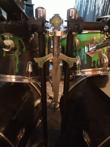 11 Piece Double Bass Drum Set W/ Hardware, Cymbals & Custom Rack - Picture 7 of 11