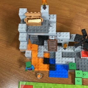 Lego Minecraft 21113 The Cave with Manual