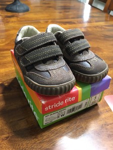 stride rite 5w