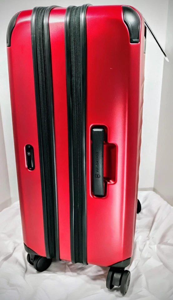 NEW VICTORINOX SPECTRA 3.0 -  27.2" EXPANDABLE MEDIUM CASE - Image 4 of 4