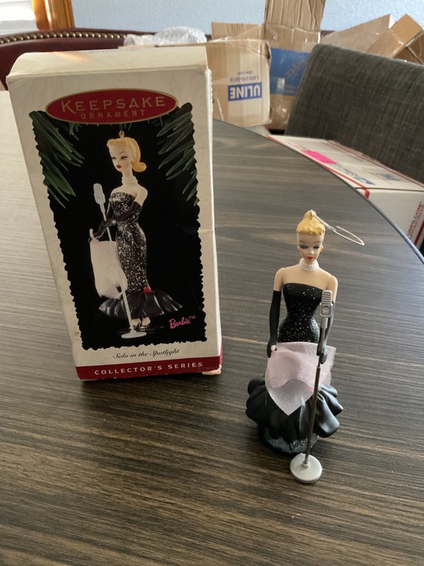 Hallmark Ornament "Solo in the Spotlight" Singing Barbie 1995 Vintage Holiday