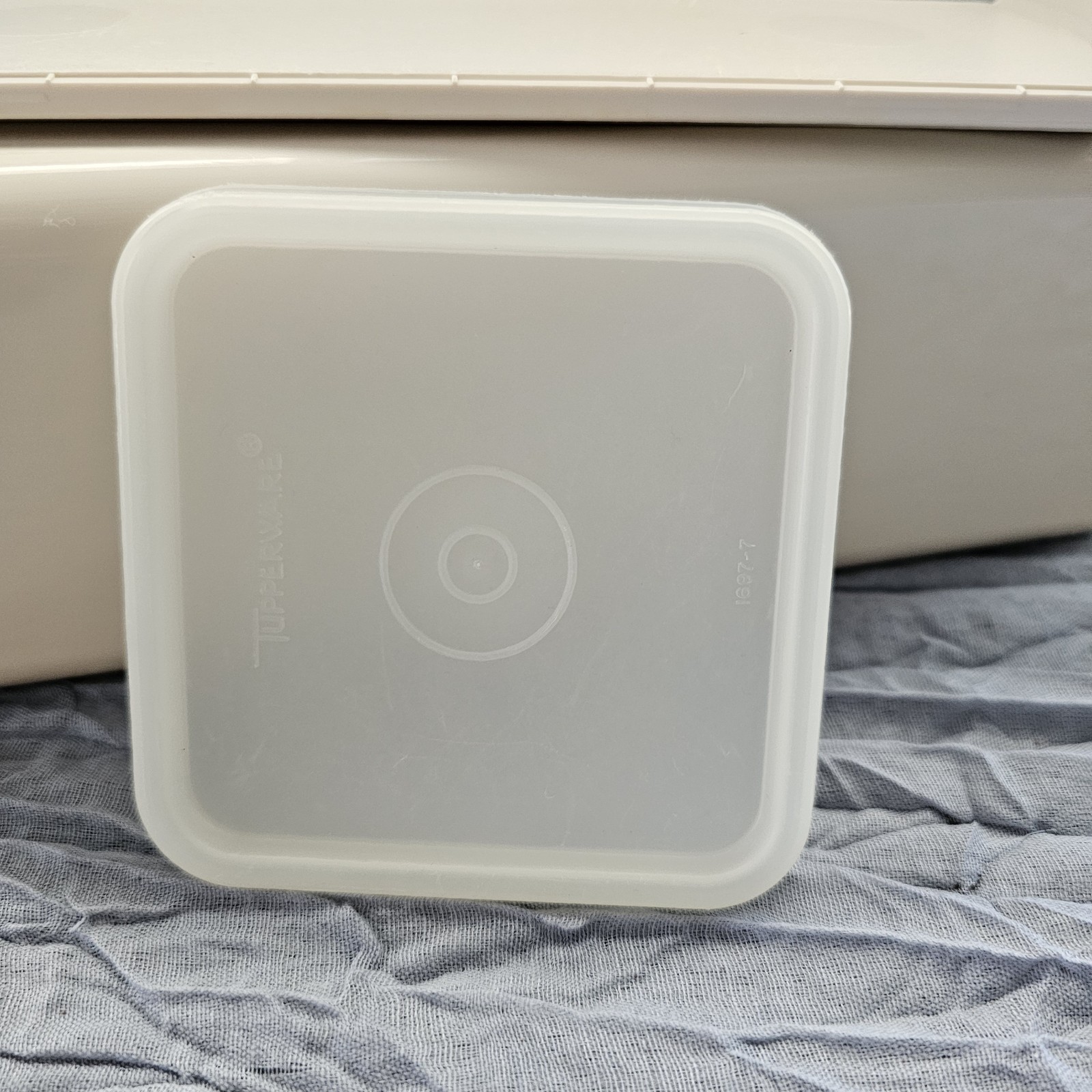 Vintage Tupperware Cheese Block/Cracker Container Lid 1696-6 Beige w/ 1697-3 Lid