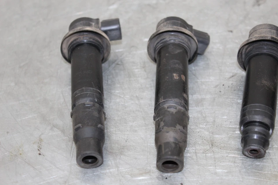 2006-2007 年雅马哈 Yzf R6 点火线圈火花塞盖 2c0-82310-00-00 原始设备制造商 — 第 2/4 张图片