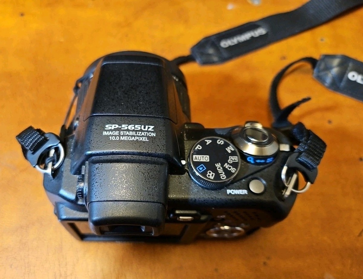 Olympus SP-565UZ Digital Camera 10MP AF Zoom Lens 4.6-92mm Japan
