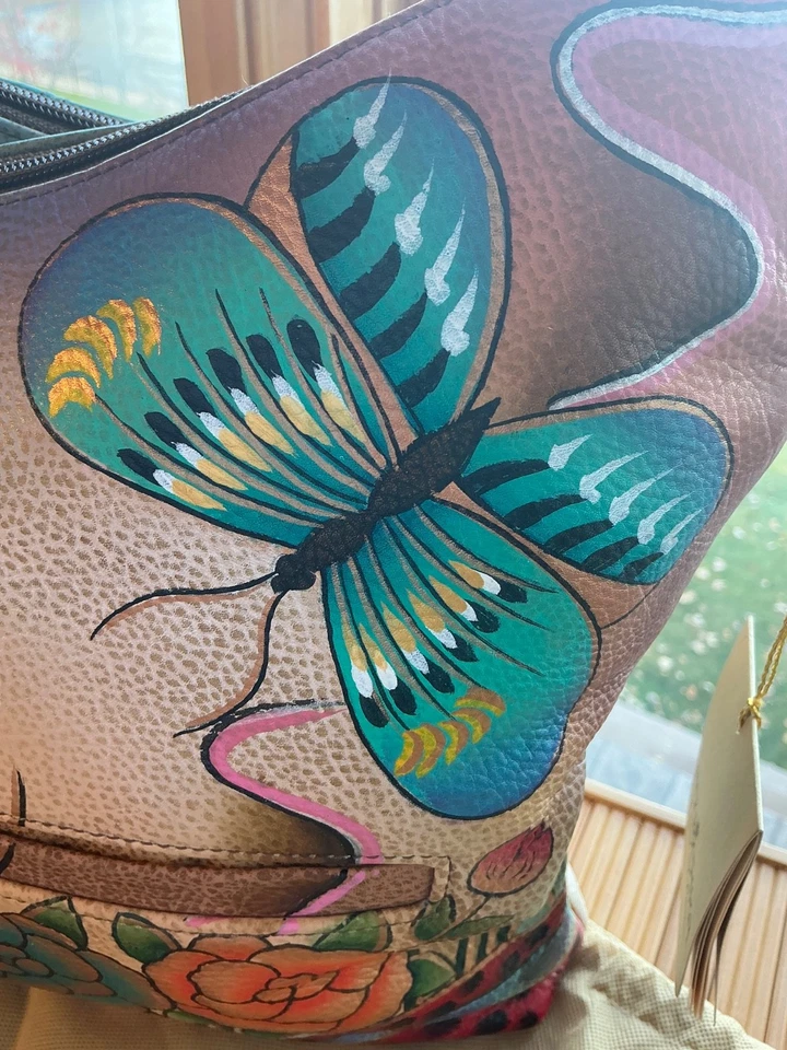 Beautiful Anuschka Leather hand painted handbag GREAT Design!! w/dust cover - Image 3 of 4