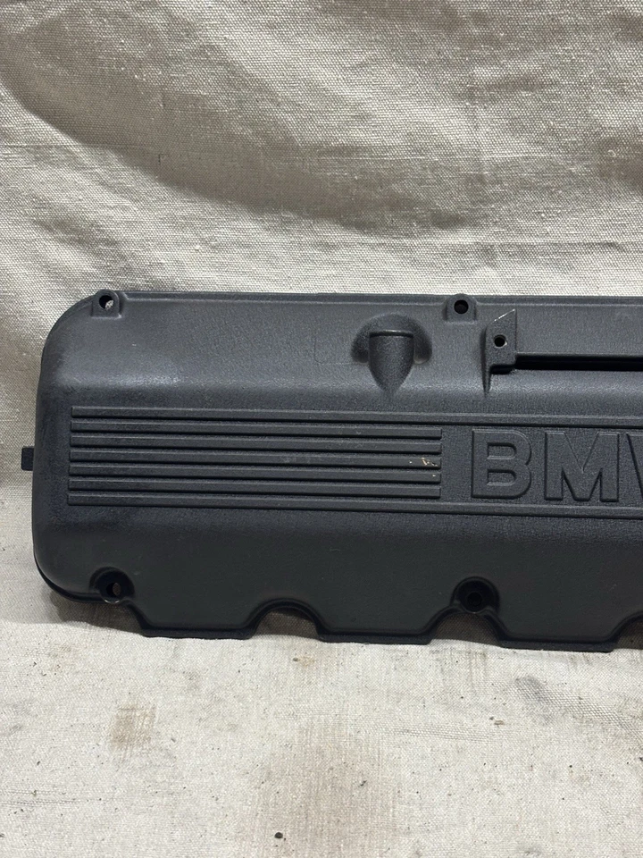Оригинальная алюминиевая крышка клапана двигателя BMW M20 E30 E28 E34 325i 325is 325ix 325ic 525i - Изображение 2 из 4
