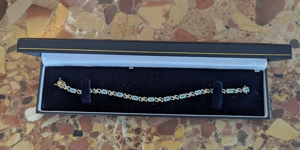 Vintage 9ct Yellow Gold & Diamond bracelet, Sky blue gemstone 0340. - Image 4 of 4