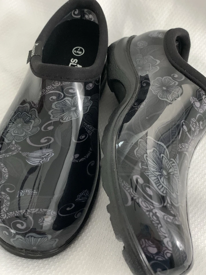 Zapatos Sloggers Mujer Talla 7 Negro Patrón Floral Impermeable Jardín Comodidad EE. UU. Foto 3 de 4