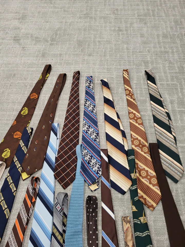 LOTE de 21 Corbatas Retro Wembley Wemlon RAYAS Anchas GRASAS DISCOTECA Groovy Foto 2 de 4