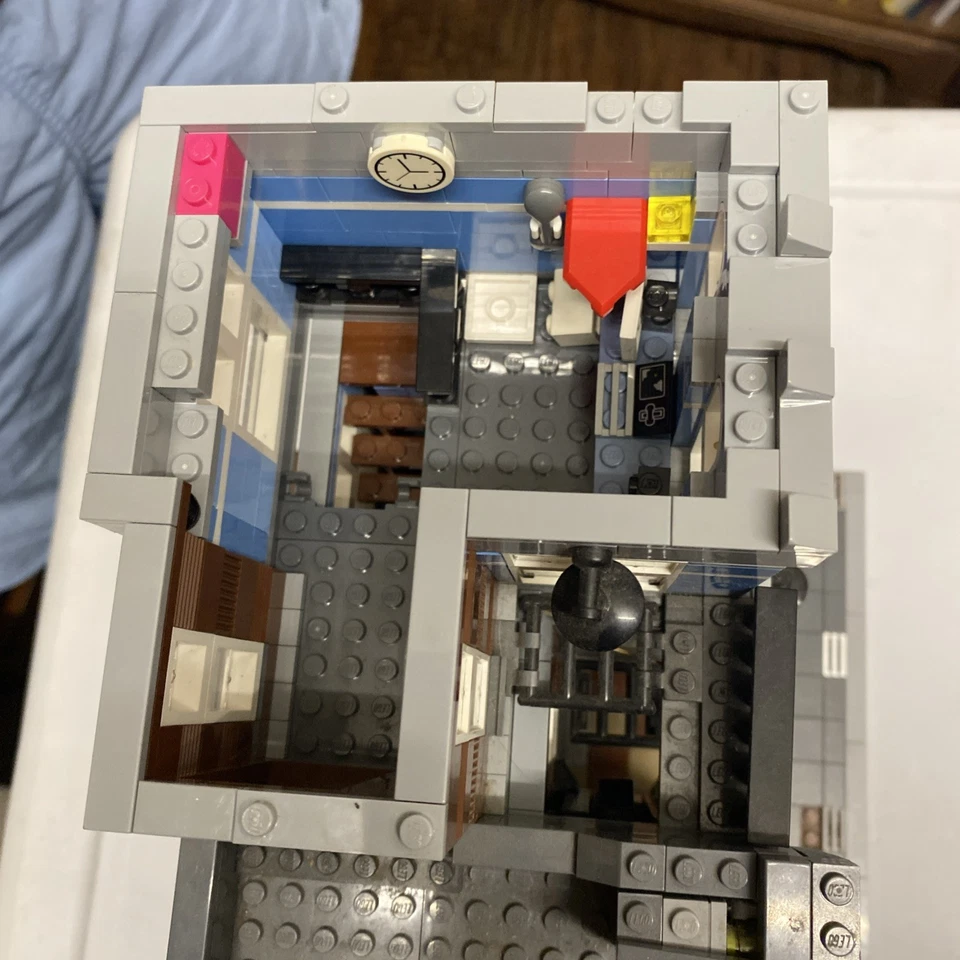 LEGO Creator Expert 10246 Detective's Office- no minifigures - Image 2 of 4