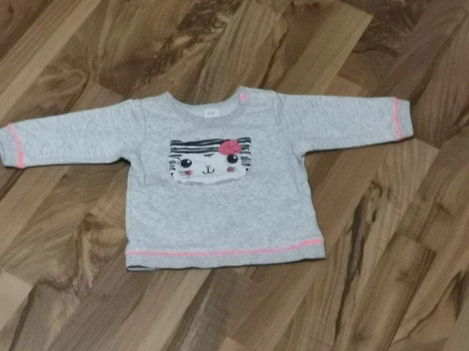 Graues Baby Mädchen Sweatshirt Gr.68 - Bild 2 von 2