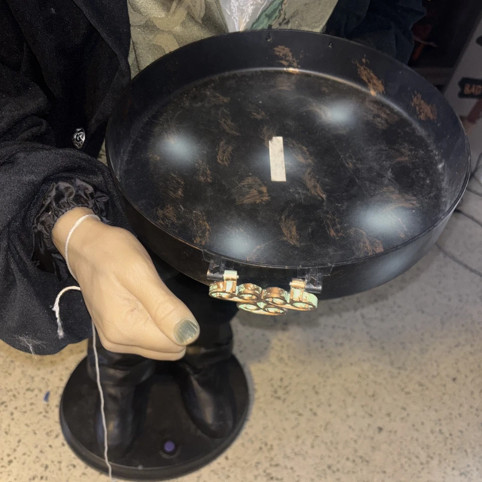 Animated Talking 6 pies Jeeves the Edwarldian Butler utilería de Halloween se vende como está Foto 2 de 4