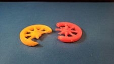 MARX BEN HUR Lot of 2 BROKEN CHARIOT WHEELS Playset Recast toy plastic soldier