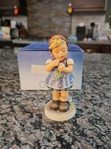 Goebel M.I. Hummel Club # 380 Daisies Don't Tell Exclusivo Edición Especial No. 5