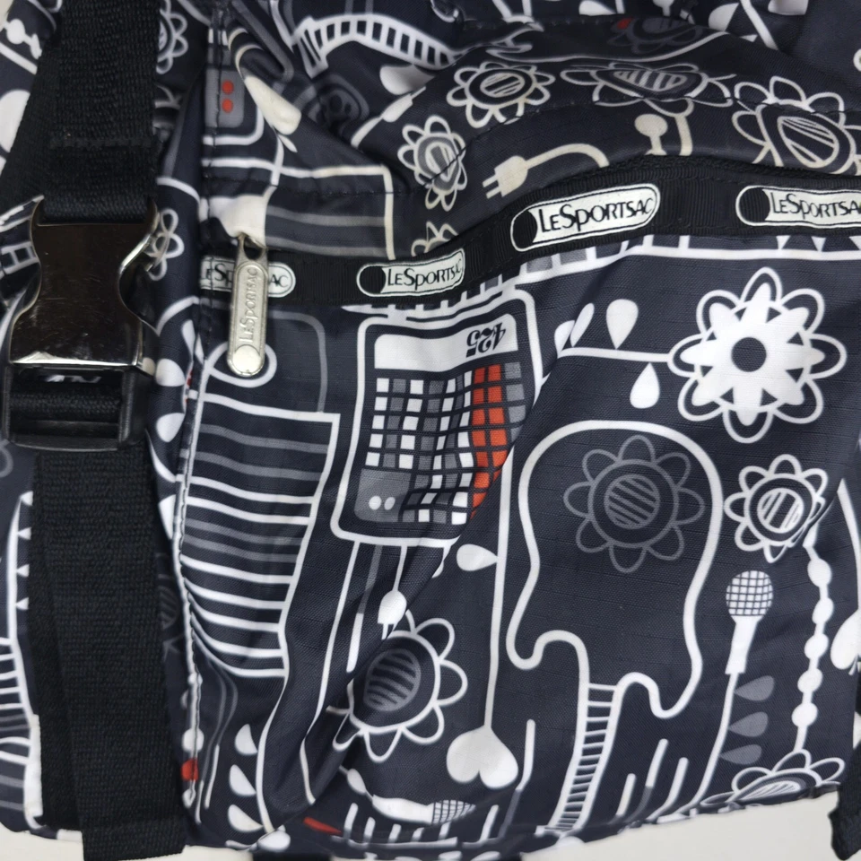 Mochila LeSportsac tokidoki Colaboración | Impresión artística de graffiti | Rara y excelente Foto 4 de 4