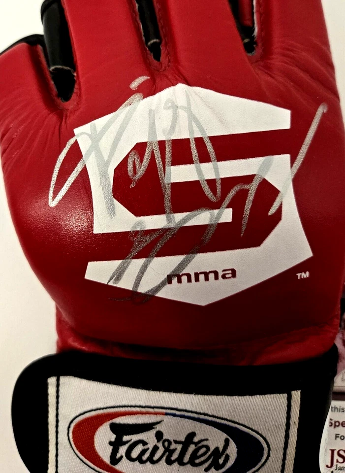 Fedor Emelianenko Signed Strikeforce UFC Glove Autograph MMA Bellator JSA COA 69 - Image 2 of 4