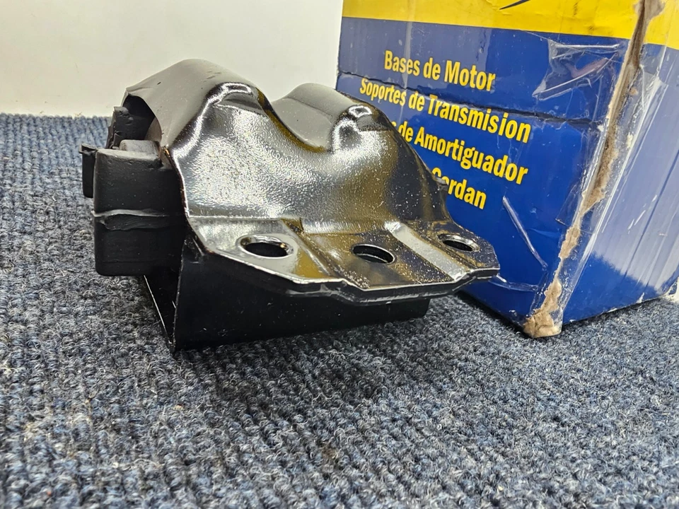 Westar EM-2637: Montaje de motor delantero para camioneta Chevy Suburban GMC K3500 K2500 Tahoe Foto 3 de 4