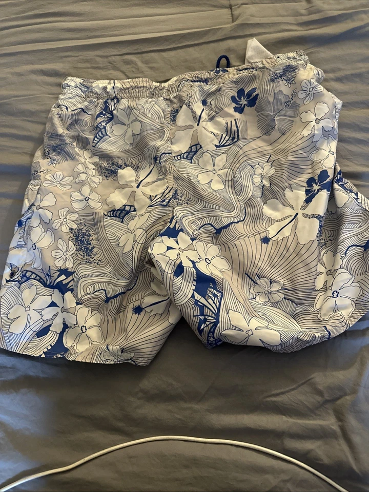 Hawaiian swimming trunks for men - Image 3 of 3