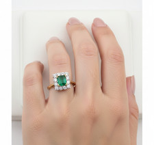 💚 Stunning 0.75ct Emerald & 0.36ct Diamond 9ct Yellow Gold Ring - Size O (US 7¼