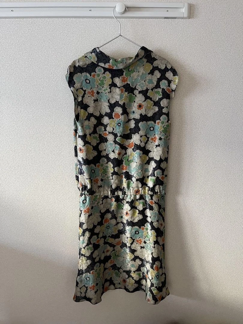 Abito smanicato Bottega Veneta floreale seta taglia 38 cravatta vita look elegante