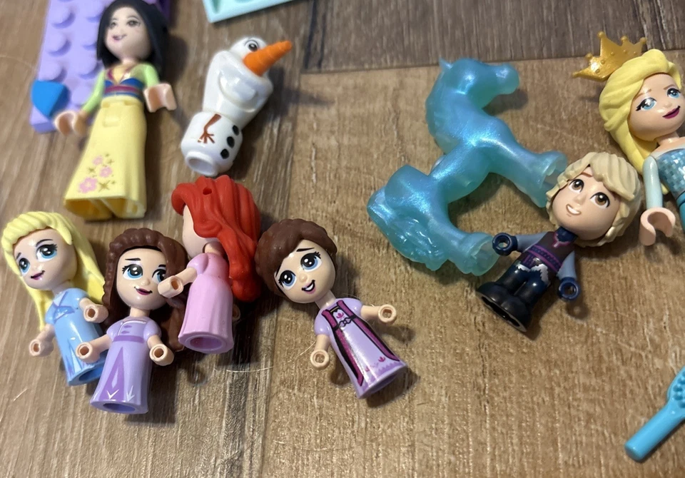 LEGO Friends Lote a Granel 12 Mascotas 17 Mini Figuras 5+ Lbs Foto 2 de 4